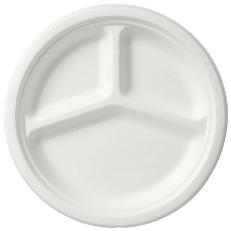 Ein runder, unbeschichteter Teller 3-geteilt ø 26 cm aus weißer Bagasse von Duni GmbH, dreifach unterteilt und umweltfreundlich, auf schlichter Unterlage in der Vogelperspektive fotografiert. Packung: 50 Stück.