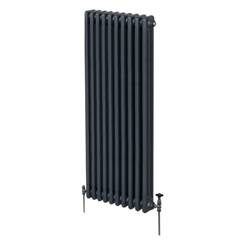 Traditioneller 3-Spalten-Heizkörper in Anthrazitgrau, 1800 x 472 mm, mit glatter Oberfläche und eleganten, vertikalen Lamellen für effiziente Wärmeabgabe
