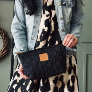 Waschtasche / Clutch – Schwarz gesteppte Optik