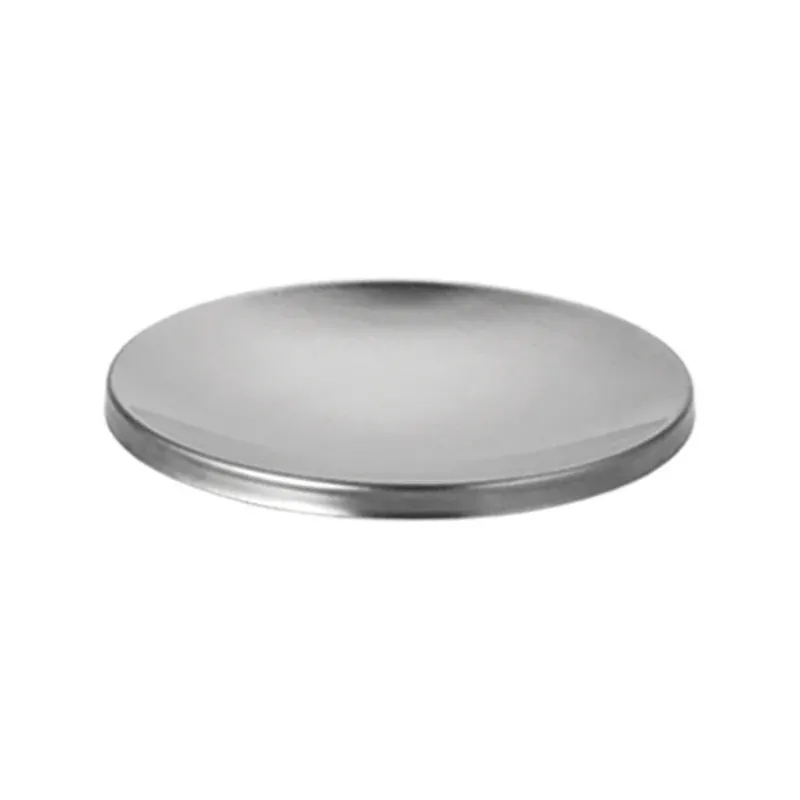 Eine runde, flache Metallscheibe mit glatten Kanten – Unold Deckel zur Metall-Grillplatte für RACLETTE 48726 – vor einem schlichten weißen Hintergrund.