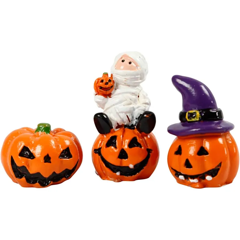 Miniature figurines, H: 1,5-3,5 cm, L: 2 cm, W: 2 cm