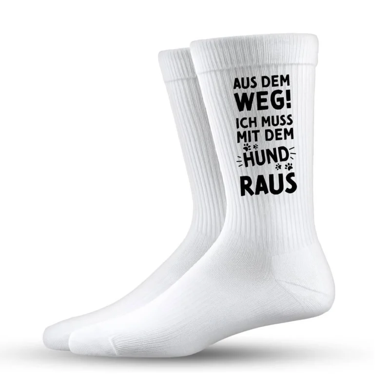 Bild: Socken - Aus dem Weg! Ich muss mit dem Hund raus.