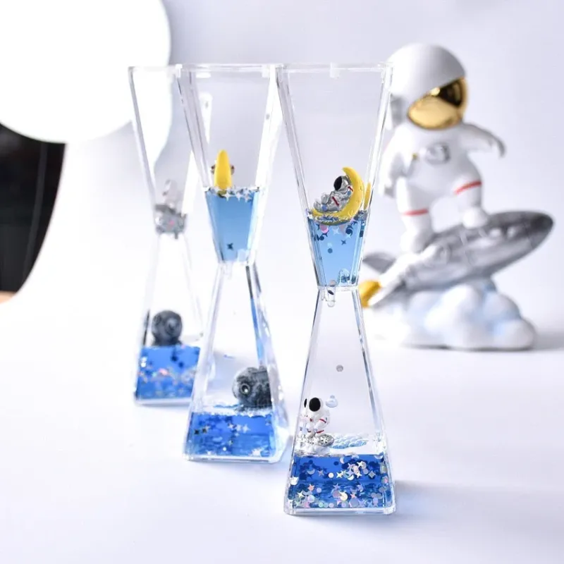 Quicksand Bottle Liquid Hourglass - Image 0